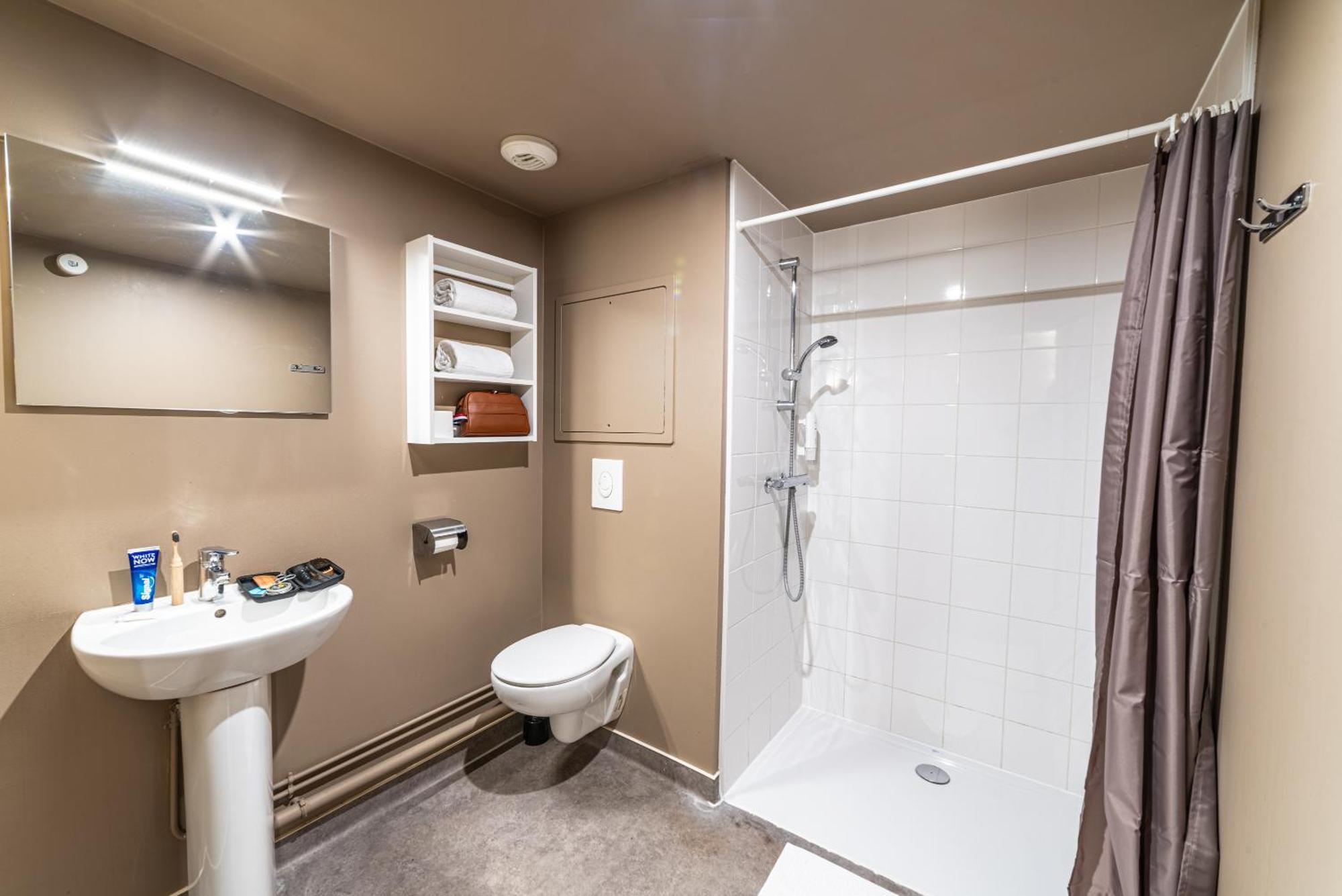 Studio Apartment